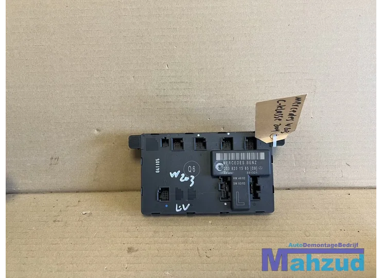 Mercedes C-Klasse W203 Links voor deur module 2000-2007 2038201585