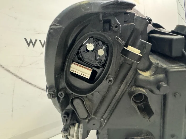 bmw-2-f45-f46-facelift-lci-full-led-koplamp-links-5a017b1 — foto 7