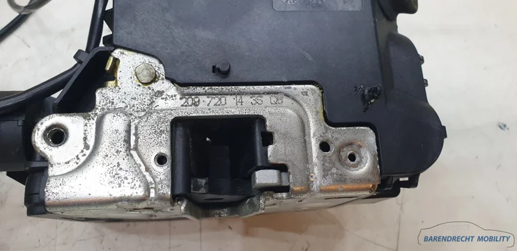 keyless-go-portierslot-rechts-clk-w209-mercedes-2097201435-passagierskant-origineel-gebruikt-2002-2008 — foto 6