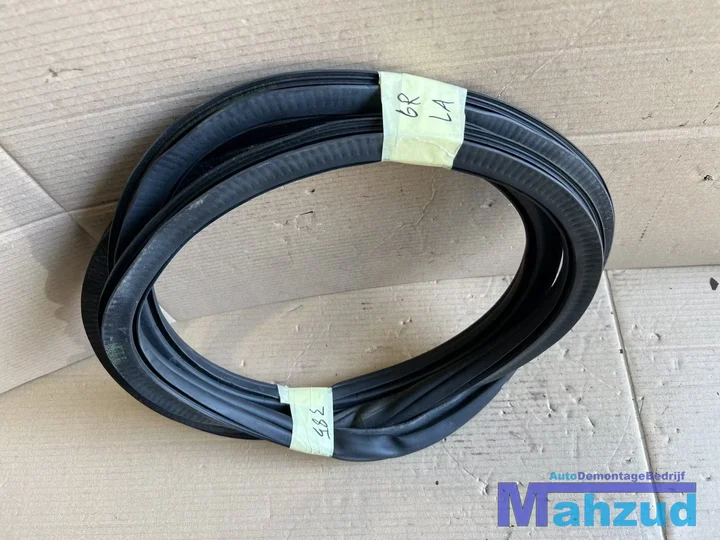 vw-polo-6r-links-achter-deurrubber-20092016 — foto 2