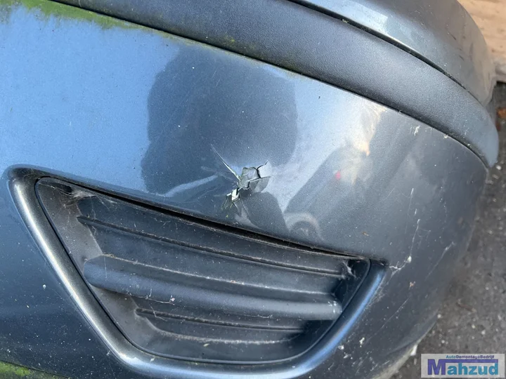 ford-focus-1-grijs-k1-voorbumper-19982004 — foto 4
