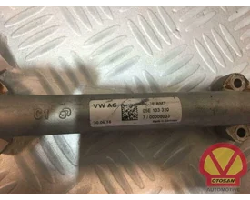 vw-golf-7-seat-injectie-galarij-brandstofverdeler-05e133320 — foto 2