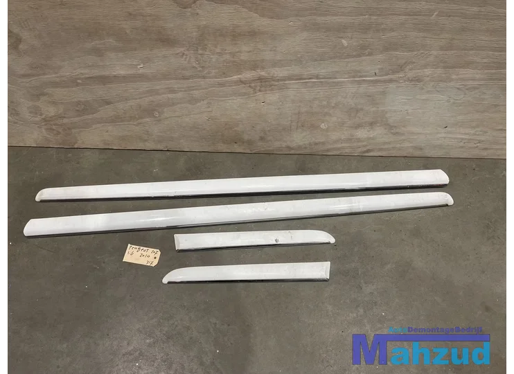 PEUGEOT 207 HATCHBACK WIT EWP stootlijst deur set 3 DEURS