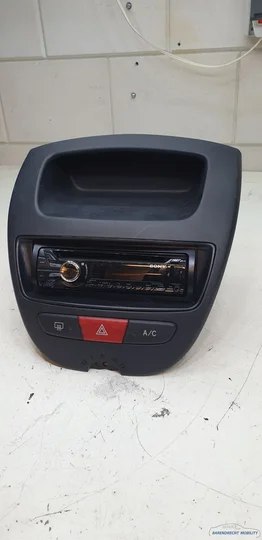 radioframe-met-inbouwframe-radio-cd-sony-cdxgt472um-c1-107-aygo-origineel-2005-2014 — foto 2