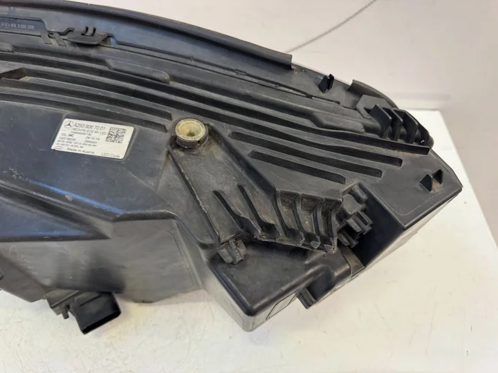 w253-glc-facelift-high-performance-led-koplamp-a2539067001 — foto 5