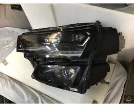 skoda-karoq-facelift-21-vol-led-koplamp-links-57b941035 — foto 2