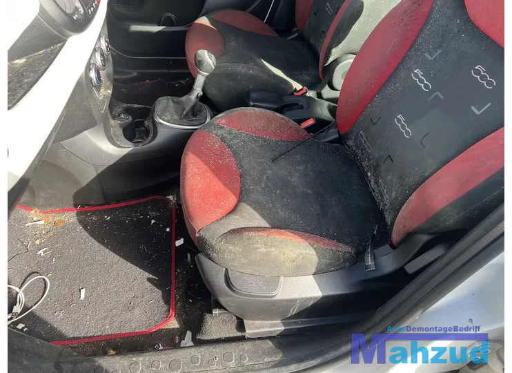fiat-500l-13-multijet-wit-268a-onderdelen-interieur-velgen