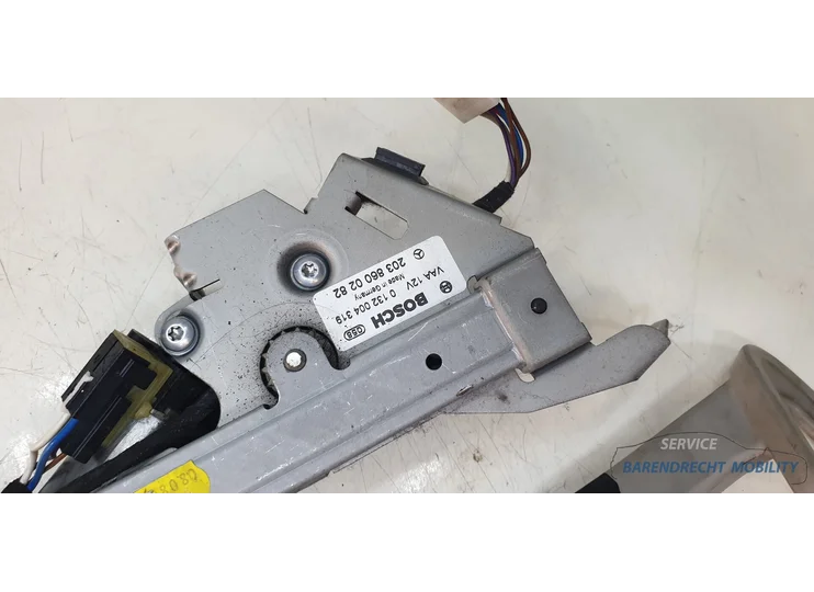 mercedes-w209-c209-clk-gordel-aangever-gordelaangever-rechts-voor-rv-a2038600282-origineel-nette-staat-gebruikt-passagierskant-2002-2003-2004-2005-2006-2007-2008-2009-barendrecht-mobility-service