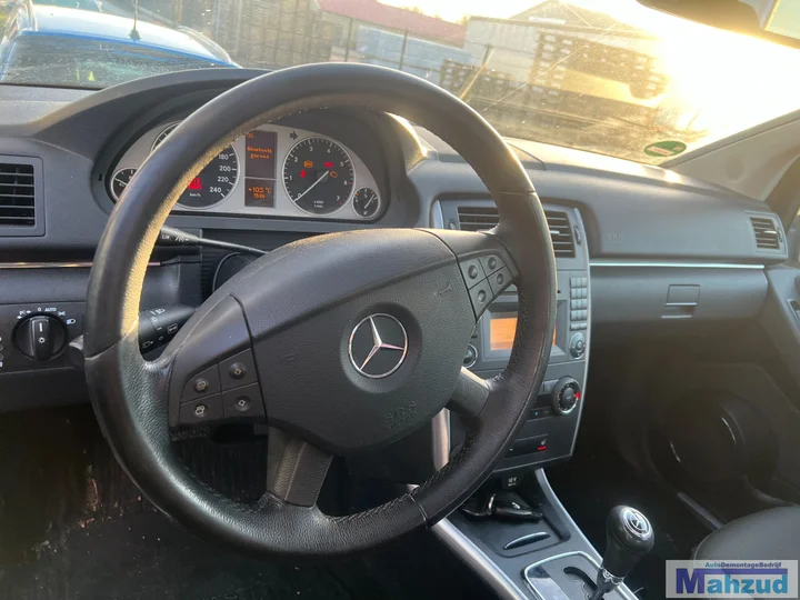 2010-mercedes-b-klasse-w245-b180-zwart-191-266940-demontage-sloop — foto 20