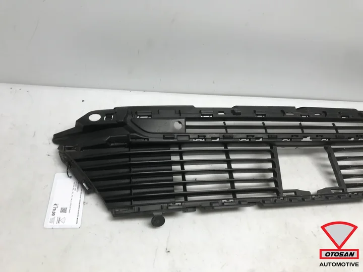 peugeot-3008-5008-2016-voorbumper-rooster-midden-9816499377 — foto 3