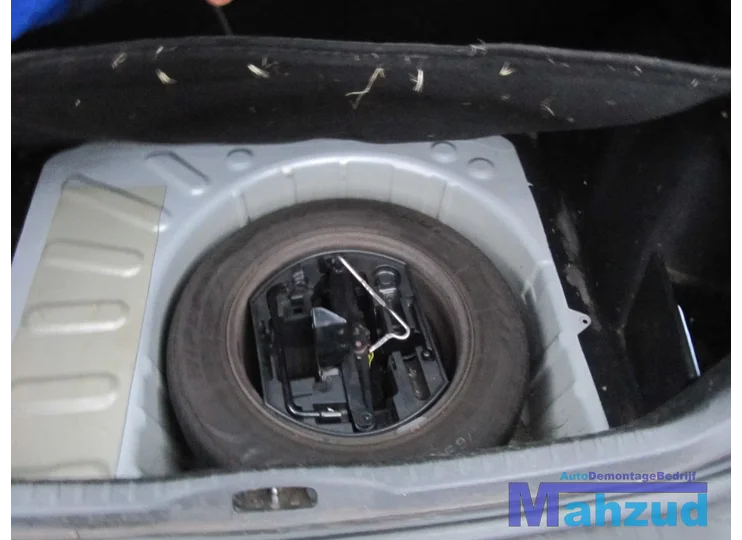 peugeot-308-zwart-grijs-interieur-5-deurs-compleet