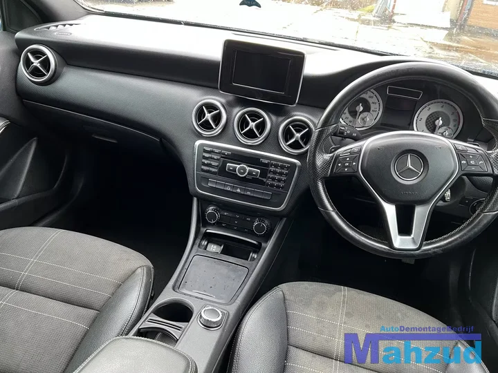 2013-mercedes-a-klasse-w176-18-a200-cdi-651901-onderdelen-blauw — foto 13