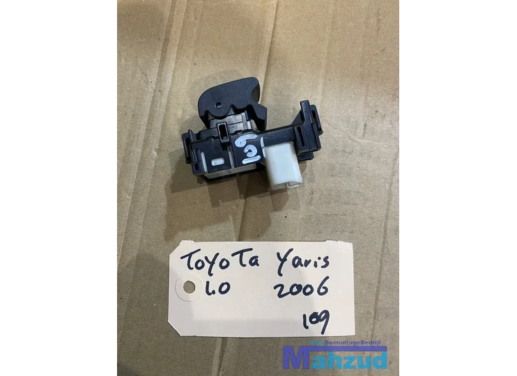 TOYOTA YARIS P9 Raam schakelaar enkel 8292166
