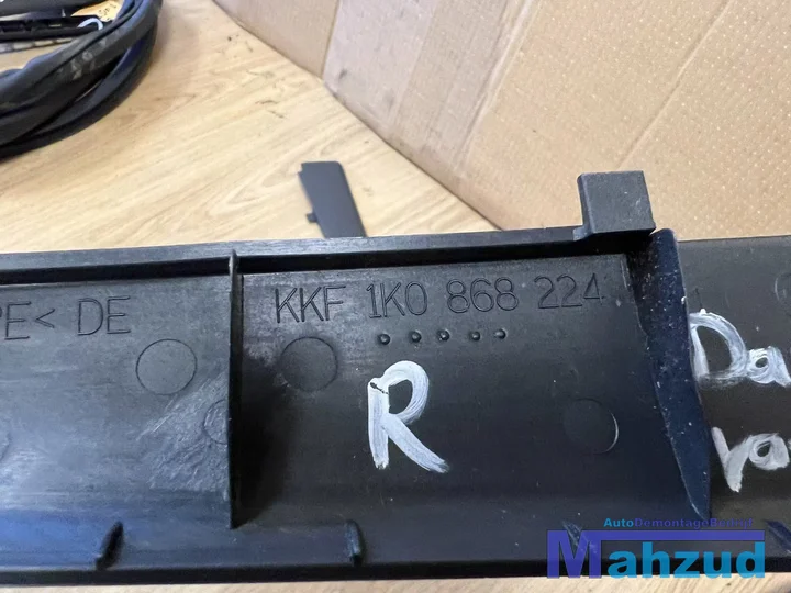 vw-golf-5-dashboard-delen-links-rechts-1k0868223-1k0868224 — foto 3