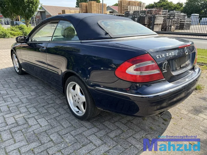 mercedes-clk-w209-cabrio-blauw-onderdelen-demontage — foto 5