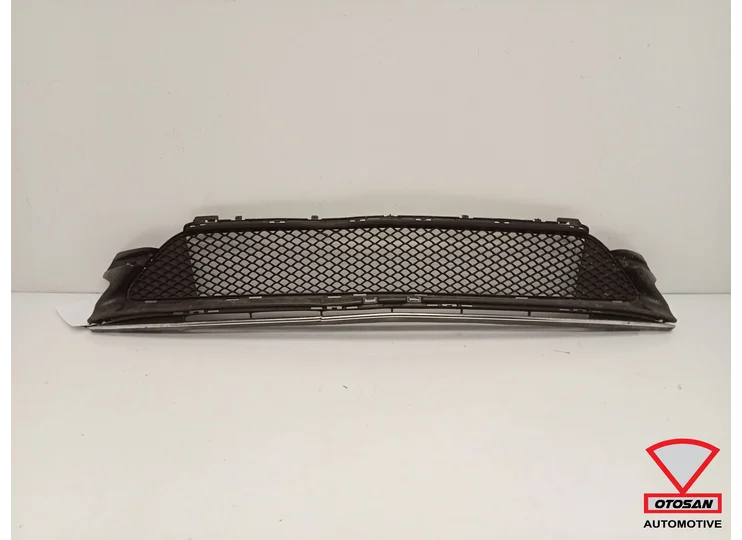 Mercedes C W205 Facelift Bumper Rooster Midden a2058852501