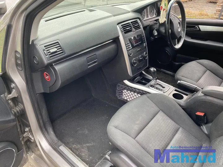 2006-mercedes-b-klasse-w245-b170-17-onderdelen-demontage — foto 12