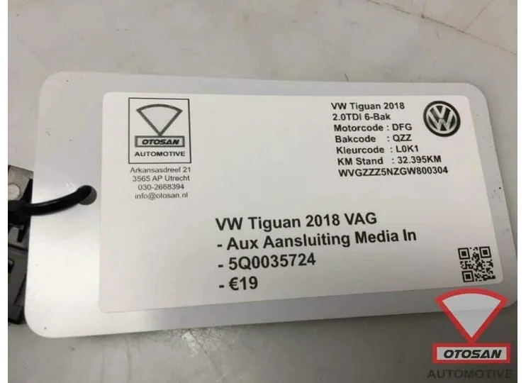 VW Audi Seat Skoda VAG AUX Aansluiting Media In 5Q0035724