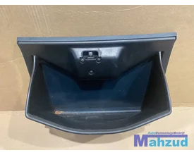 mazda-323-f-dashboardkast-la-handschoenenkast-1994-1998 — foto 3