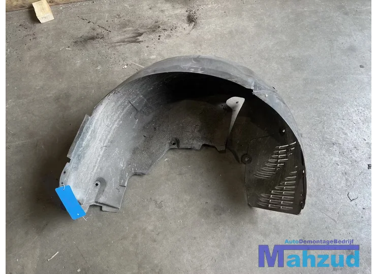 MERCEDES E KLASSE W211 links achter modderkuip a2116901730