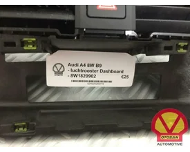 audi-a4-8w-luchtrooster-dashboard-8w1820902 — foto 2