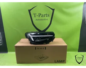 volvo-xc40-koplamp-rechts-32404666-lamp