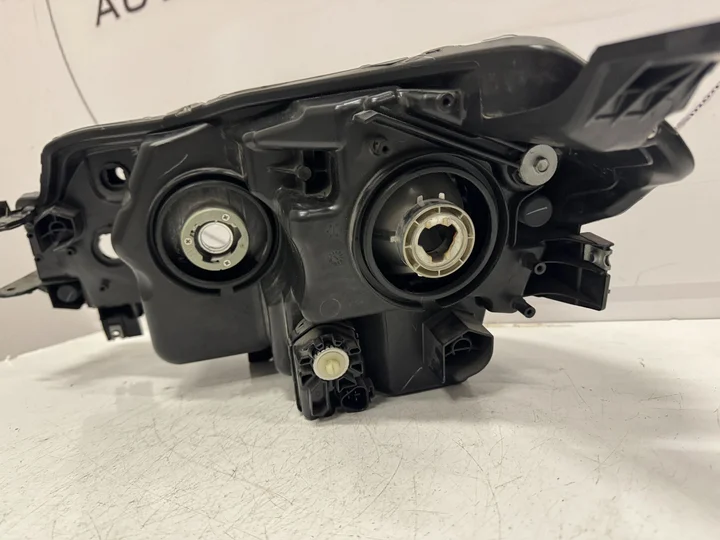 suzuki-vitara-xenon-koplamp-rechts-10018097-2015 — foto 7