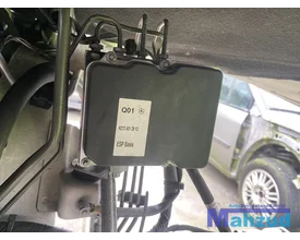 mercedes-eklasse-c207-a207-abs-pomp-a2124312912 — foto 2