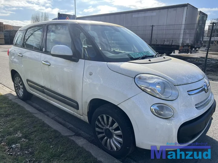 fiat-500l-wit-268a-voorkop-2012 — foto 4