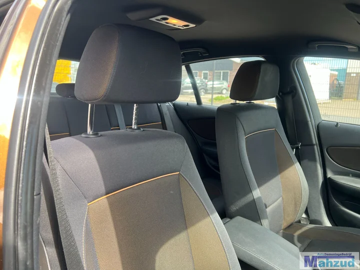 2010-bmw-1-serie-e87-118i-20-n43b20a-b090-bruin-demontage — foto 16