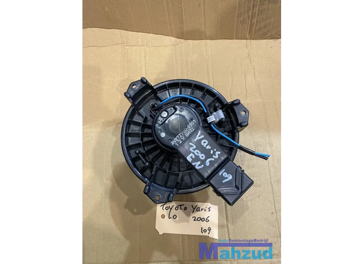 TOYOTA YARIS 2 P9 Aanjager kachel motor AV2727000301