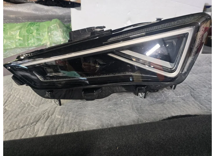 Seat Cupra Leon 5FA 20-24 LED Koplamp Links 5FB941035B