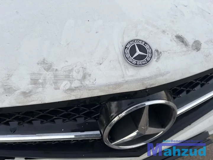 mercedes-c-klasse-w204-wit-650-motorkap-20072011 — foto 2
