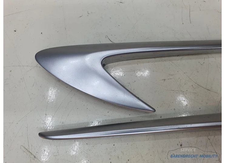 mercedes-w213-e-klasse-sedan-sierstuk-sier-badge-spatbord-zijscherm-chroom-chrome-compleet-a2138804601-links-rechts-origineel-nette-staat-gebruikt-ornamental-trim-2016-2017-2018-2019-2020-2021-barendrecht-mobility-service