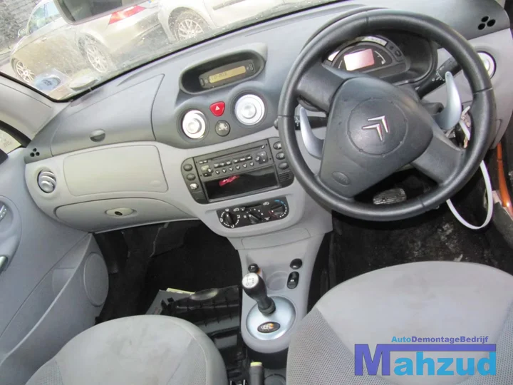 citroen-c3-pluriel-grijs-stof-interieur-3-deurs — foto 3