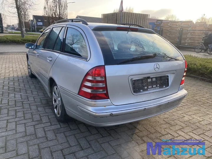 mercedes-cklasse-combi-s203-zilver-c775-achterbumper-20012007 — foto 2