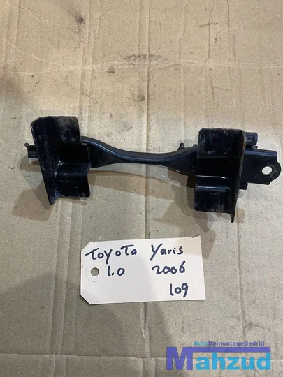 toyota-yaris-2-p9-accu-klem-accuhouder — foto 2