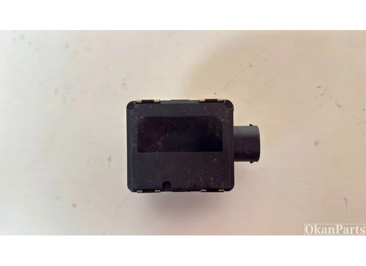 Mercedes-Benz A0009058913 ACC radarsensor
