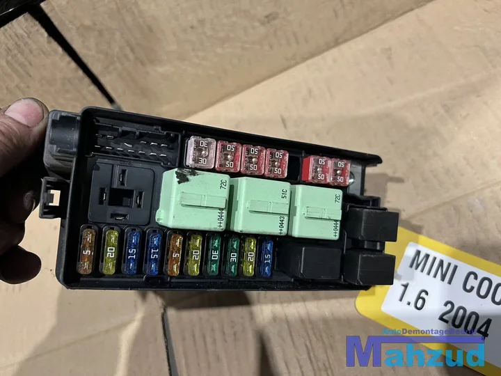 mini-cooper-one-16-zekeringkast-w10b16a-20002007-690661402 — foto 2