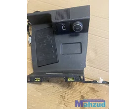 ford-focus-4-middenconsole-12v-usb-draadloos-opladen-2018 — foto 3