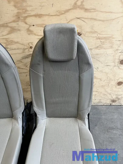 renault-grande-scenic-2-3e-rij-stoelen-beige-20042009 — foto 2