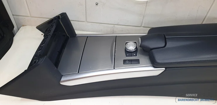 complete-middenconsole-armleuning-idrive-asbak-w212-eklasse-mercedes-origineel-gebruikt — foto 2