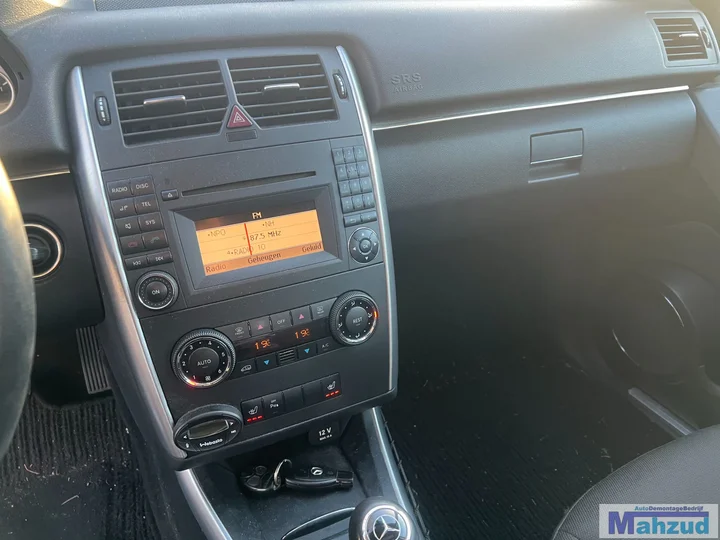 2010-mercedes-b-klasse-w245-b180-zwart-191-266940-demontage-sloop — foto 17