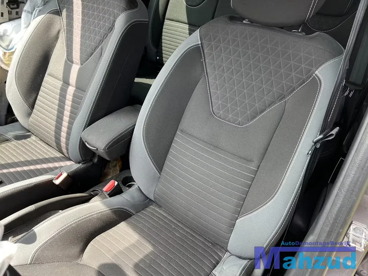 2016-renault-clio-4-onderdelen-grijs-tekng-demontage — foto 23