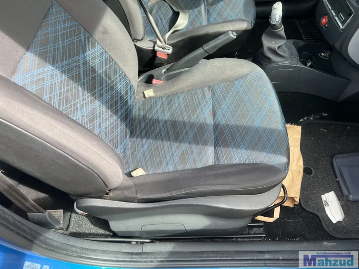 2006-renault-clio-3-12-blauw-tei45-d4f-demontage-onderdelen — foto 13