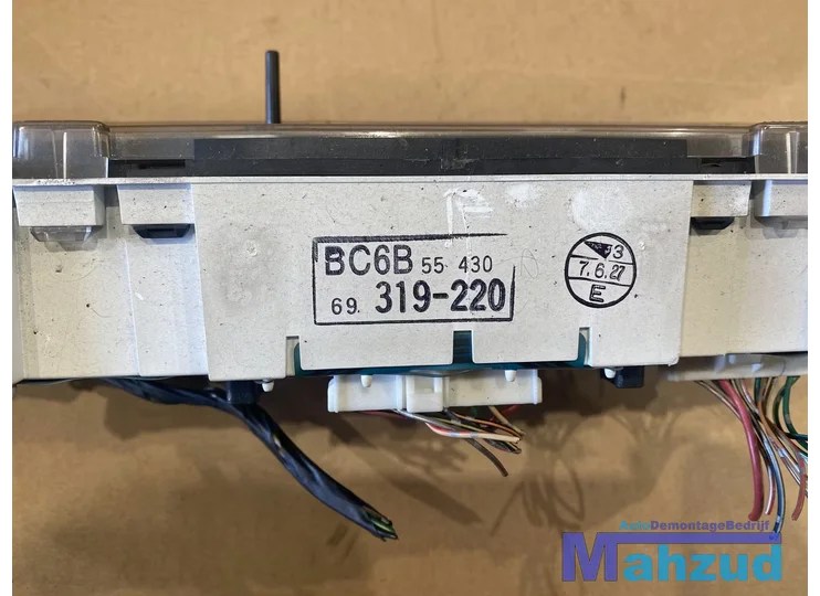 mazda-323-tellerunit-kmteller-instrumentenpaneel-1994-1998