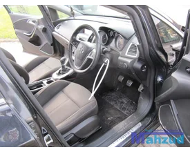opel-astra-j-compleet-interieur-5-deurs-zwart — foto 5