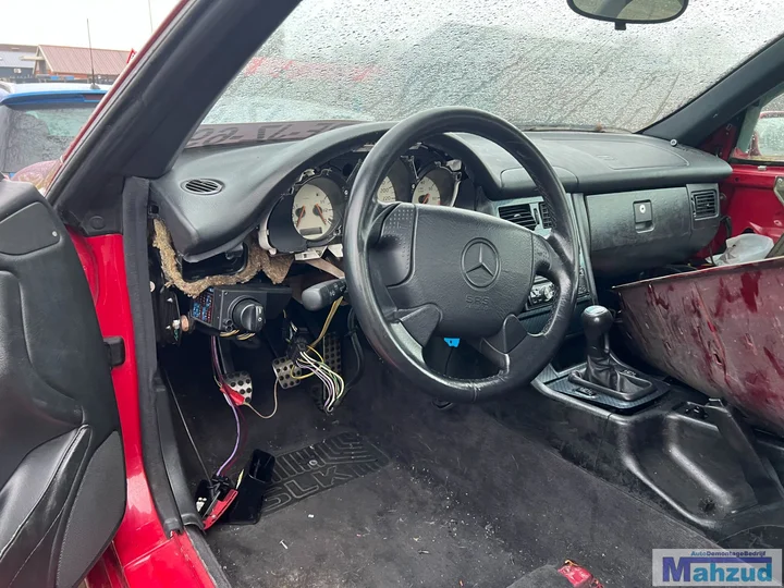 mercedes-slk-r170-rood-h582-demontage-onderdelen-sloop — foto 10