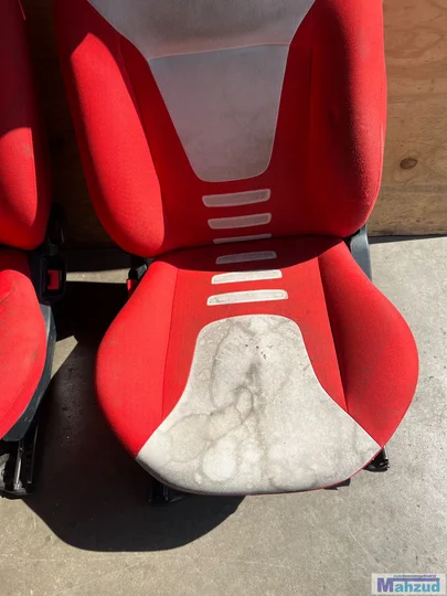 ford-ka-2-rood-interieur-stoel-achterbank-deurpaneel — foto 3