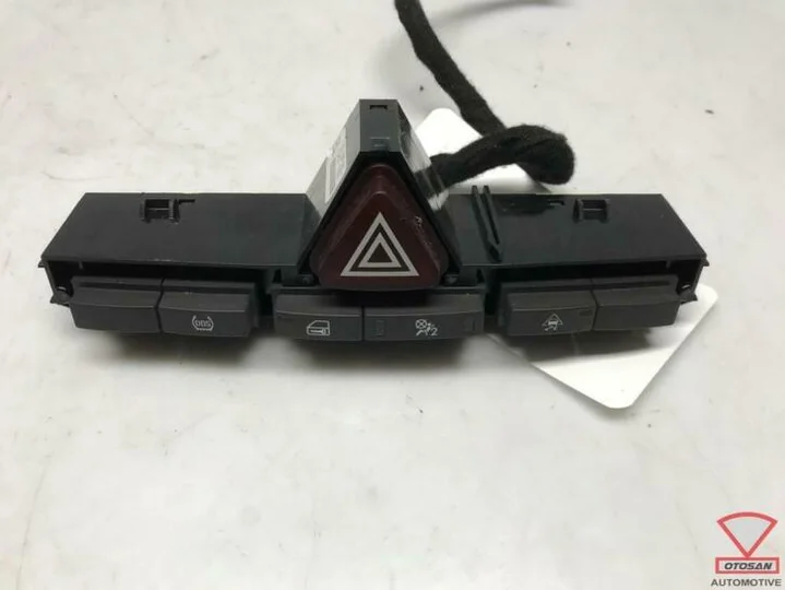 opel-corsa-d-alarmlicht-dashboard-schakelaar-13258081